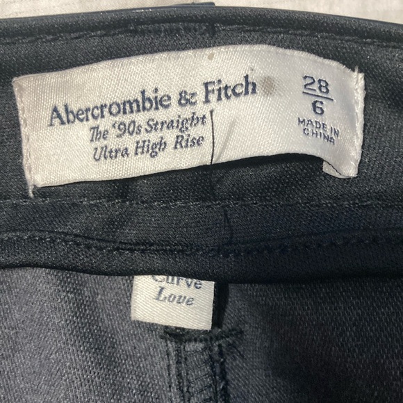 A&F Vegan Leather 90's
Straight Pants Ultra High Rise Curve Love - Picture 4 of 8